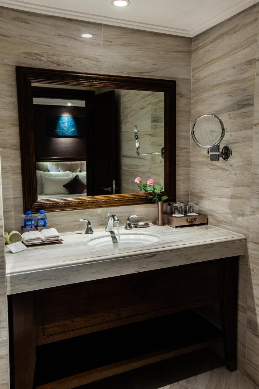 The Chi Boutique 4*